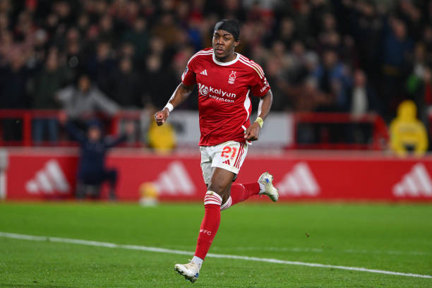 目前在激烈 目前在激烈